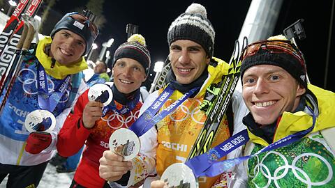 Die deutsche Biathlon-Staffel von Sotschi 2014 bekommt wohl zehn Jahre später doch noch Olympia-Gold.