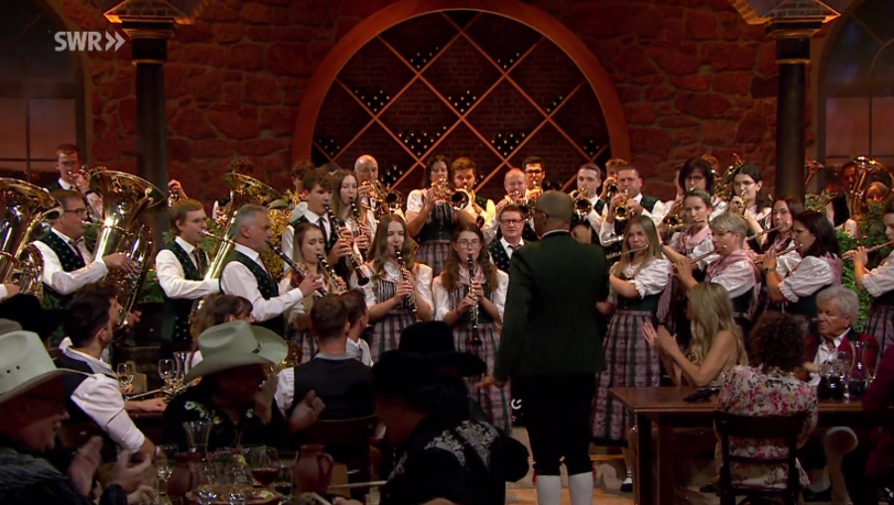 Die Trachtenkapelle Obersasbach beim "Schlager-Spaß". Die Trachtenkapelle Obersasbach beim "Schlager-Spaß".