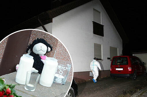 Tragödie in einer Wohnung in Aschaffenburg: Zwei tote Mädchen wurden in einem Wohnhaus gefunden. Die Polizei geht von einem Tötungsdelikt aus. Freunde und Angehörige stellen Kerzen am Fundort auf.