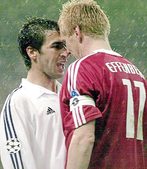 Zwei Hauptprotagonisten des Duells 2002: Raul (l.) und Effenberg.
