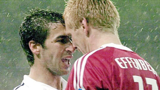 Zwei Hauptprotagonisten des Duells 2002: Raul (l.) und Effenberg.