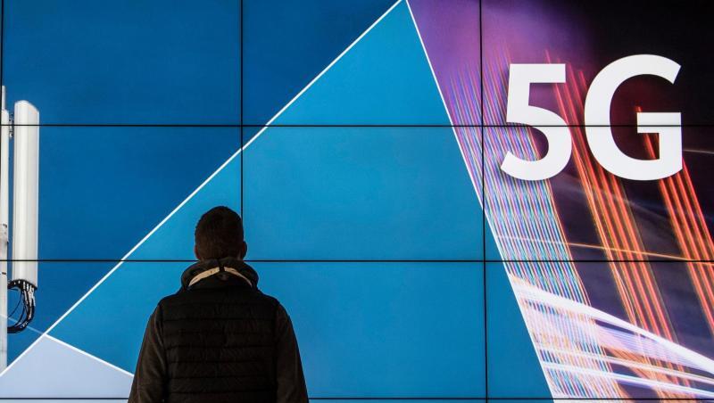 Laut Bundesnetzagentur liegen die Gebote der Telekommunikationsunternehmen bereits jetzt bei über sechs Milliarden Euro. Laut Bundesnetzagentur liegen die Gebote der Telekommunikationsunternehmen bereits jetzt bei über sechs Milliarden Euro.
