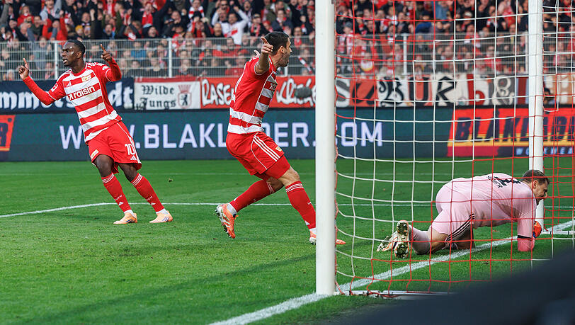 Manuel Neuer rutschte in Berlin der Ball zum 0:1 durch die Arme. Manuel Neuer rutschte in Berlin der Ball zum 0:1 durch die Arme.