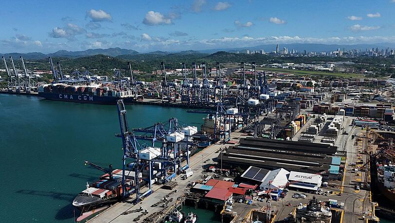 Panamas Verfassungsgericht hat die Vertr&auml;ge eines Hongkonger Konzerns f&uuml;r den Betrieb zweier am Panamakanal annulliert. Daran &uuml;bt China deutliche Kritik. (Archivbild)