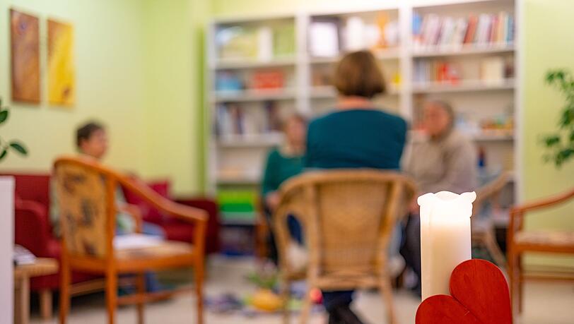 Viele Sozialarbeiterinnen und -arbeiter wirken in Beratungsstellen - doch die klagen &uuml;ber mangelnde finanzielle Unterst&uuml;tzung. (Symbolbild)
