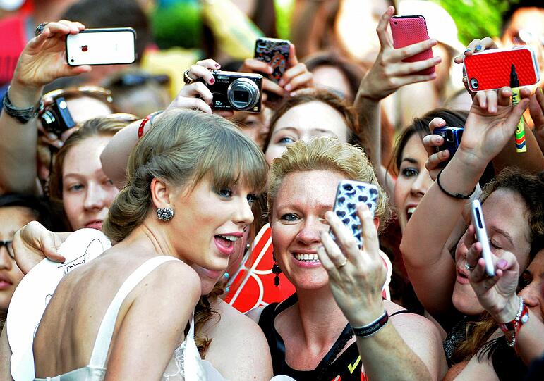 Aria Awards 2014: Mit One Direction, Katy Perry und Alicia Keys - Die Bilder vom roten Teppich.