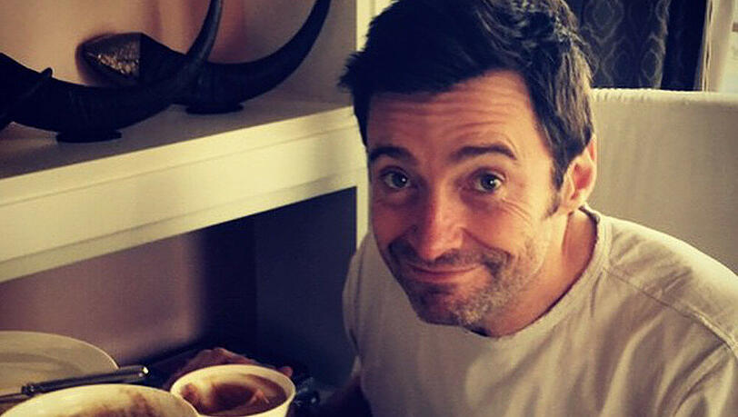 Den Blick eines Nerds hat Hugh Jackman definitiv drauf Den Blick eines Nerds hat Hugh Jackman definitiv drauf