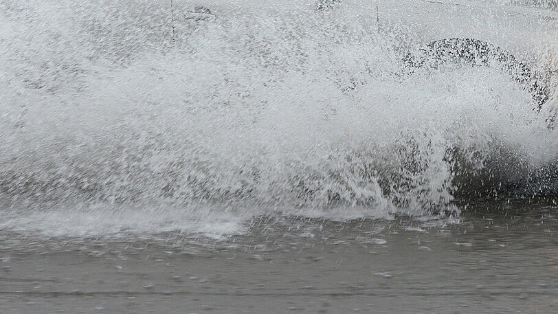 Mit dem Hochwasser ist demnach in Gebieten der Regnitz, der Altmühl, der Wörnitz und am oberen Main, wahrscheinlich aber auch an Bereichen der Regen, der Abens, der niederbayerischen Vils, der Sur und der Fränkischen Saale zu rechnen. (Symbolbild)