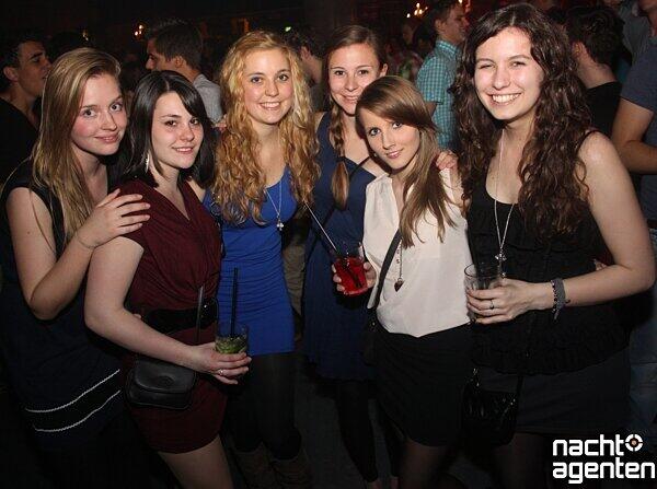 Semester Opening und alle waren gekommen in den Neuraum. Mehr Bilder unter: