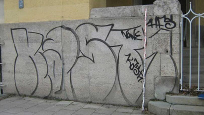 Die Polizei konnte einen ersten Tatverdächtigen ermitteln.