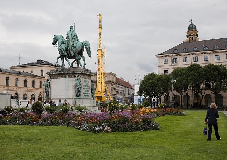 Die Idee von Irene Graef und Robert Pupeter: "Gelbe Zelte auf dem Odeonsplatz, wohin das Auge reicht." Dort sollen Menschen sich begegnen können.