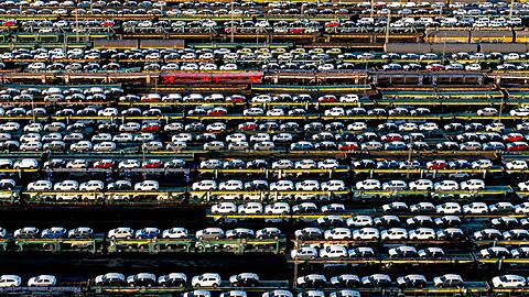 Die deutsche Wirtschaft schwächelt - die Exportaussichten haben sich eingetrübt. (Archivbild)