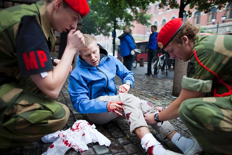 Blut, Zerstörung und Tränen - eine gigantische Explosion hat Oslo erschüttert - die Bilder vom Terror.