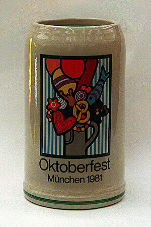 Der offizielle Wiesn-Krug von 1981.