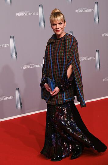 Schauspielerin Anna Loos kommt zur Verleihung des Deutschen Fernsehpreis 2019.