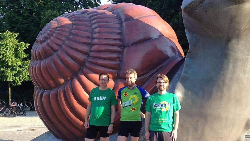 Als Läufer schneller unterwegs als der Startpunkt Bavariapark-Schnecke vermuten ließ: Daniel Günthor, Dieter Janecek, Florian Kraus (v.l.) Als Läufer schneller unterwegs als der Startpunkt Bavariapark-Schnecke vermuten ließ: Daniel Günthor, Dieter Janecek, Florian Kraus (v.l.)