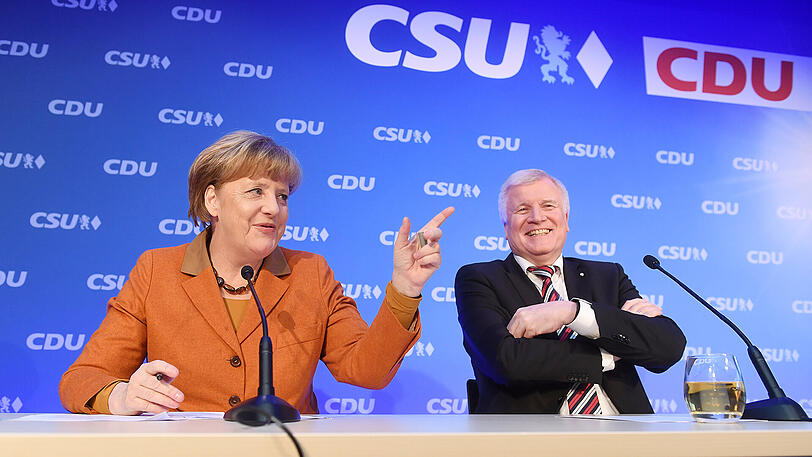2016 hat Horst Seehofer der Kanzlerin eine "Herrschaft des Unrechts" unterstellt. Ein Jahr später setzt der CSU-Chef auf Ein- statt Zwietracht.