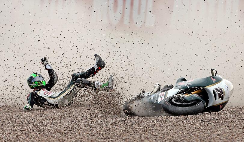 Schmerzhaft: Michael Laverty vom Paul Bird Motorsport-Team stürzt beim Training.
