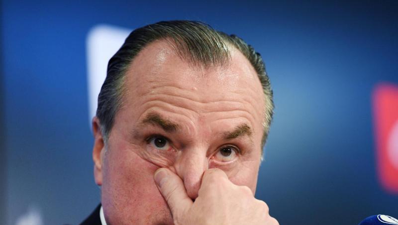 Der Fleischproduzent und Schalke- 04-Aufsichtsratschef Clemens Tönnies hat sich für eine Äußerung über den angeblichen Zusammenhang von Energieversorgung, Klimawandel und Überbevölkerung in Afrika entschuldigt. Der Fleischproduzent und Schalke- 04-Aufsichtsratschef Clemens Tönnies hat sich für eine Äußerung über den angeblichen Zusammenhang von Energieversorgung, Klimawandel und Überbevölkerung in Afrika entschuldigt.