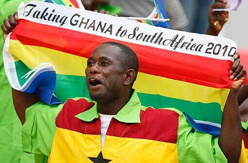Luanda 2010: Ein Fan Ghanas jubelt beim Africa-Cup in Angola. Im Vorfeld des Turniers hatte es einen Anschlag auf die Nationalmannschaft Togos gegeben.