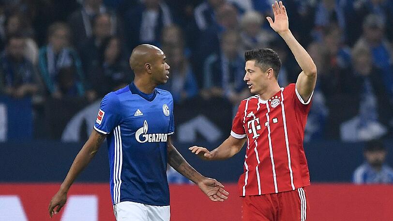 ROBERT LEWANDOWSKI - NOTE 3: 101. Bundesligaspiel für Bayern und der 83. Treffer. Verwandelte den Elfer nach Videobeweis souverän &ndash; sechster Saisontreffer.