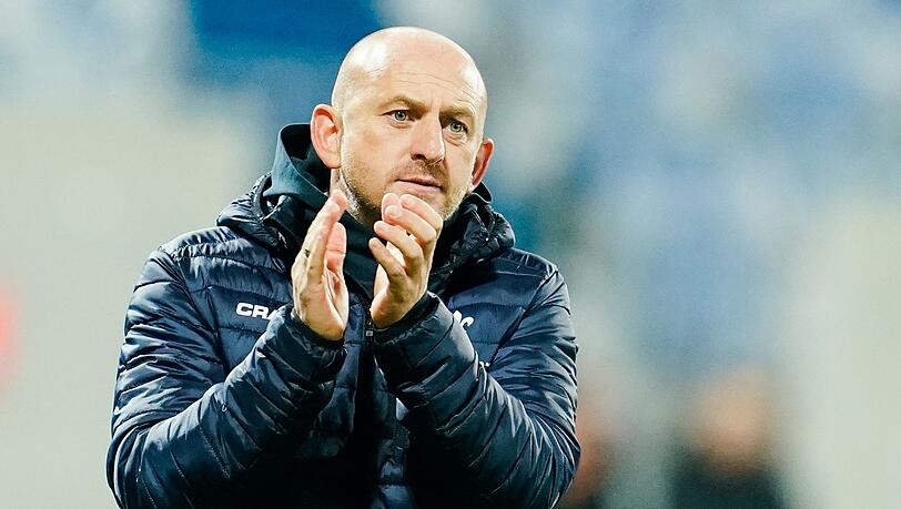 Kann sich auf einen begehrten Neuzugang freuen: Lilien-Coach Torsten Lieberknecht.
