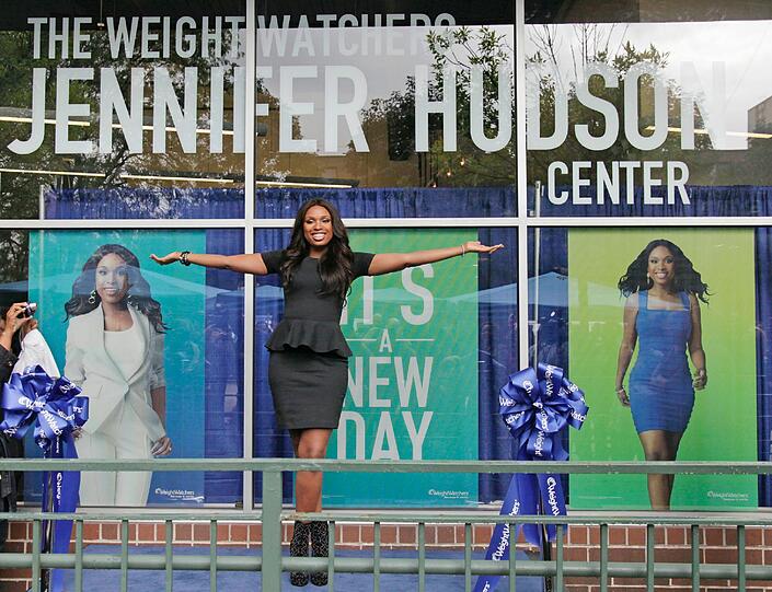 ...ihr eigenes "Jennifer Hudson WeightWatchers-Center" eröffnet hat. Und zur Einweihung präsentierte sie sich schlanker denn je.