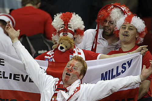 Am Dienstagabend trifft unsere Elf auf England, den Erzrivalen der deutschen Nationalmannschaft. Und diese Fans wollen wir nicht jubeln sehen!
