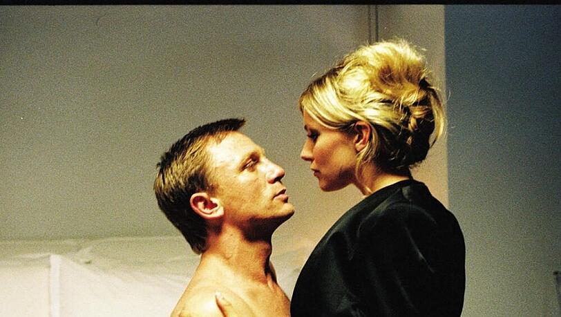 Heiße Liebesszene zwischen Sienna Miller und Daniel Craig in "Layer Cake" Heiße Liebesszene zwischen Sienna Miller und Daniel Craig in "Layer Cake"