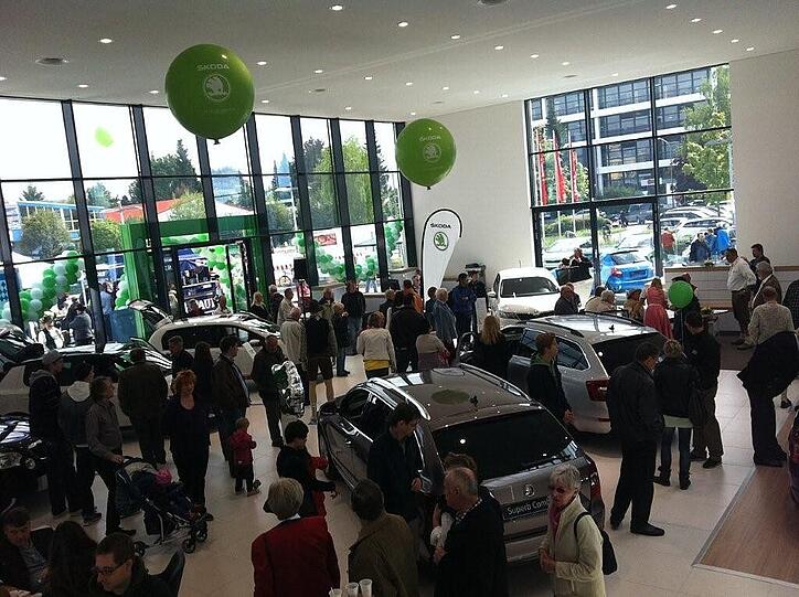 Bei der Eröffnung des neuen Skoda-Autohauses in der Meglingerstraße feierte die &bdquo;Auto & Service PIA GmbH&ldquo; mit mehr als 4000 Gästen.