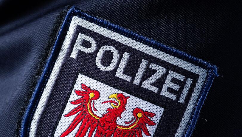 Die Polizei hat nach Zeugenhinweisen ein totes Baby in einem Wohnhaus gefunden. (Symbolbild) Die Polizei hat nach Zeugenhinweisen ein totes Baby in einem Wohnhaus gefunden. (Symbolbild)
