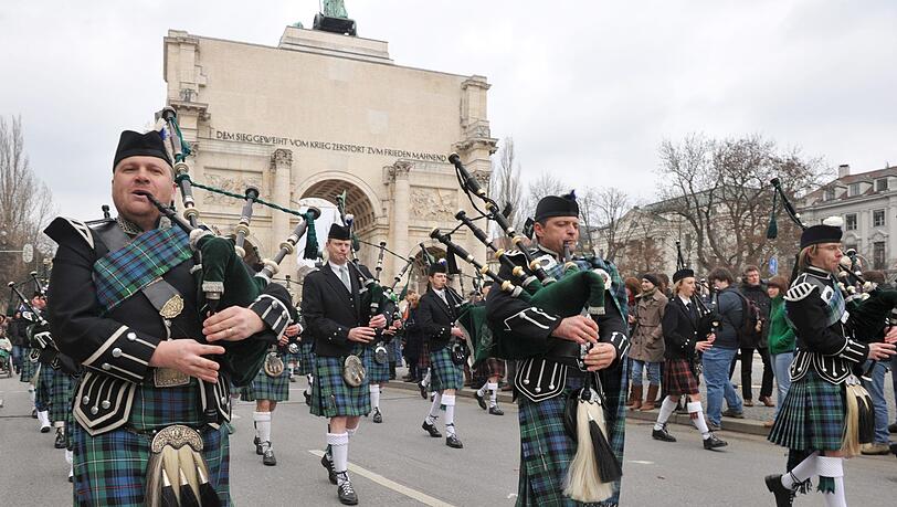 Am Sonntag findet in München wieder die Parade zum St. Patrick's Day statt. (Archivbild) Am Sonntag findet in München wieder die Parade zum St. Patrick's Day statt. (Archivbild)