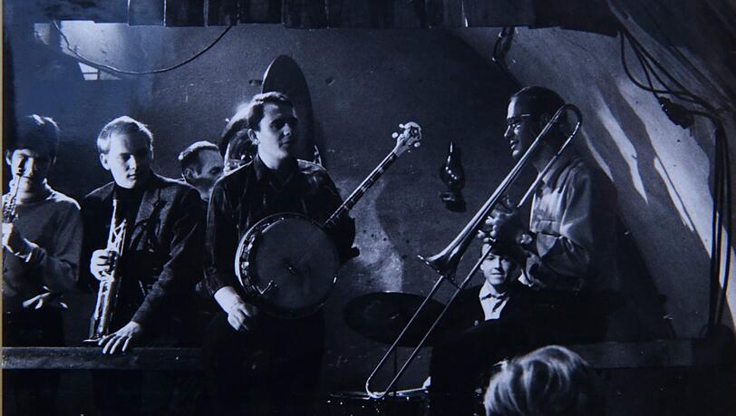 Altes Bandfoto: links im Bild der "Melitta-Mann" Egon Wellenbrink. Altes Bandfoto: links im Bild der "Melitta-Mann" Egon Wellenbrink.