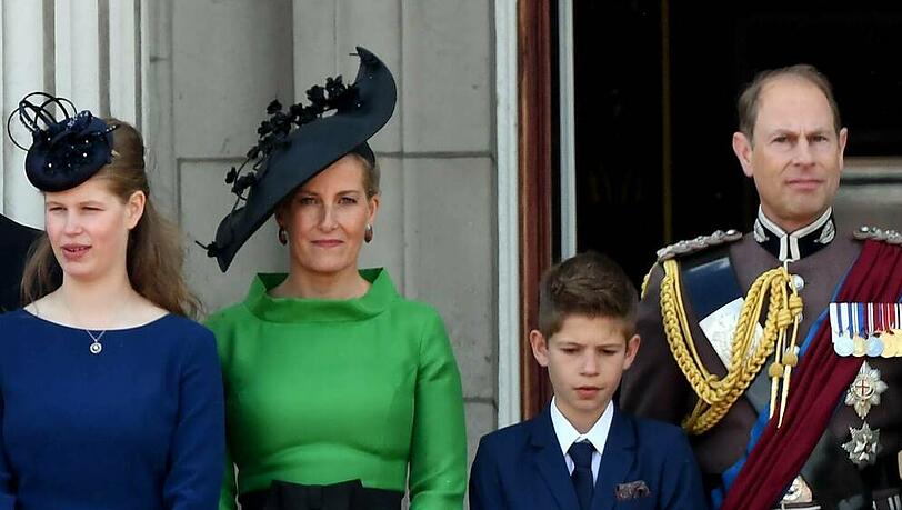 Britische Royals beim üblichen Repräsentieren (v.r.): Prinz Edward, Prinz James, Herzogin Sophie und Prinzessin Louise Britische Royals beim üblichen Repräsentieren (v.r.): Prinz Edward, Prinz James, Herzogin Sophie und Prinzessin Louise