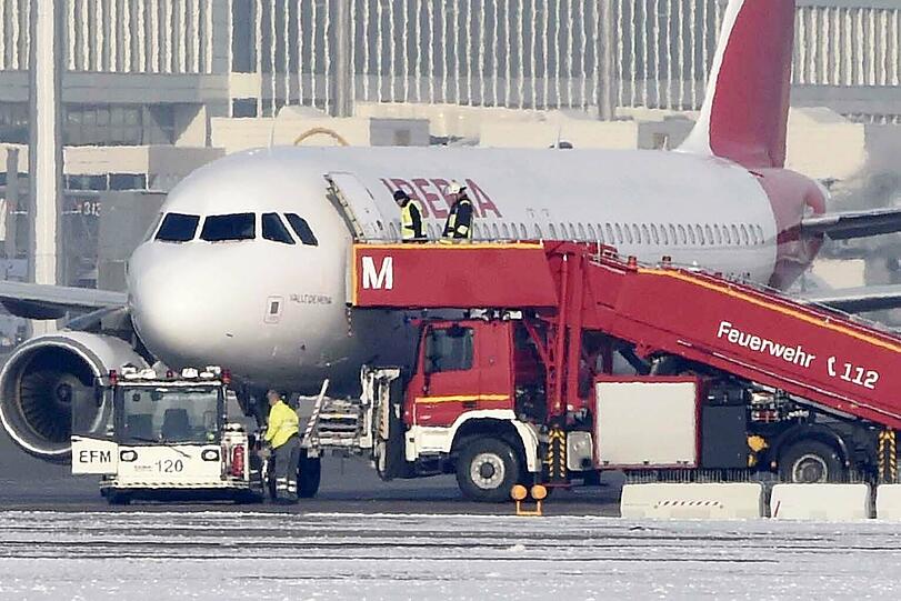 Am Mittwoch kollidierte am Münchner Flughafen ein Airbus mit zwei Enteisungsfahrzeugen. Es entstand ein hoher Sachschaden.