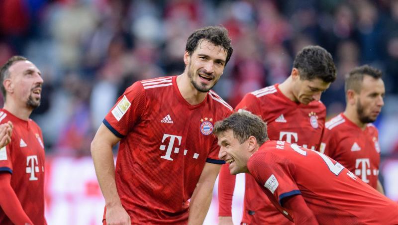 Mats Hummels (l) und Thomas Müller hatten nach dem Sieg des FC Bayern gut Laue. Mats Hummels (l) und Thomas Müller hatten nach dem Sieg des FC Bayern gut Laue.
