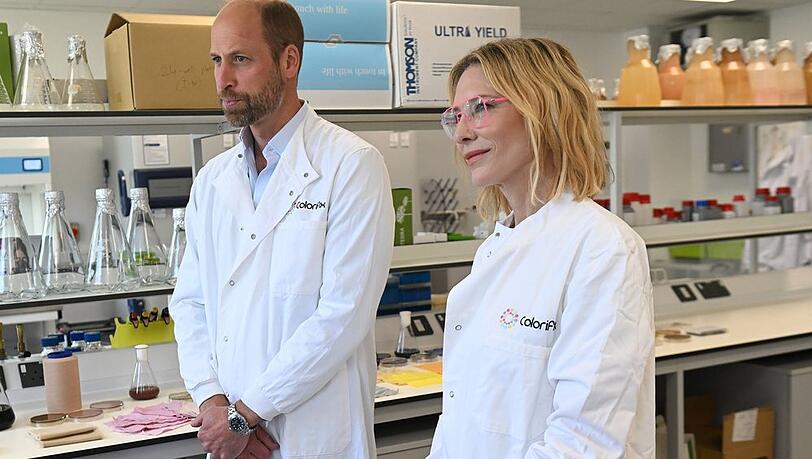 Prinz William und Cate Blanchett während ihres gemeinsamen Auftritts beim Earthshot-Prize-Finalisten Colorifix.