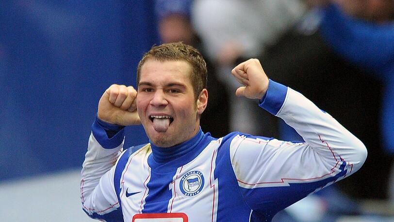 Pierre-Michel Lasogga jubelt über einen Treffer. Pierre-Michel Lasogga jubelt über einen Treffer.