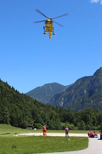 Die Bilder von der Heli-Rettung einer 31-jährigen Salzburger Kletterin.