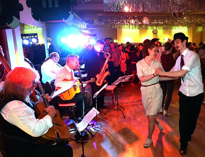 Im Vintage Club in der Sonnenstraße konnte man zum Rock und Swing der 20er bis 50er nicht stillsitzen.