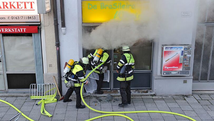 Die Feuerwehr schätzt den Schaden auf 50.000 Euro Die Feuerwehr schätzt den Schaden auf 50.000 Euro