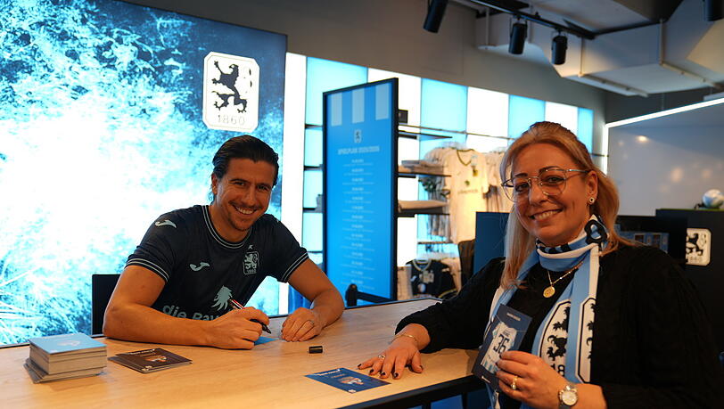 Löwen-Star Tunay Deniz bei der Autogrammstunde am Samstagabend. Löwen-Star Tunay Deniz bei der Autogrammstunde am Samstagabend.