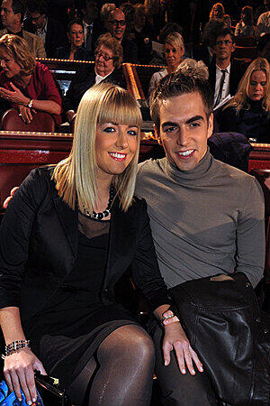 Kommen wir zum A-WAG, dem Außenseiter-WAG. Bayern-Star Philipp Lahm präsentiert seine Herzdame Claudia Schattenberg nur selten.