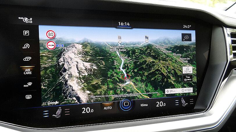 Über den 15 Zoll großen "Discover-Premium-Touchscreen" lassen sich fast alle Funktionen des Touareg bedienen.