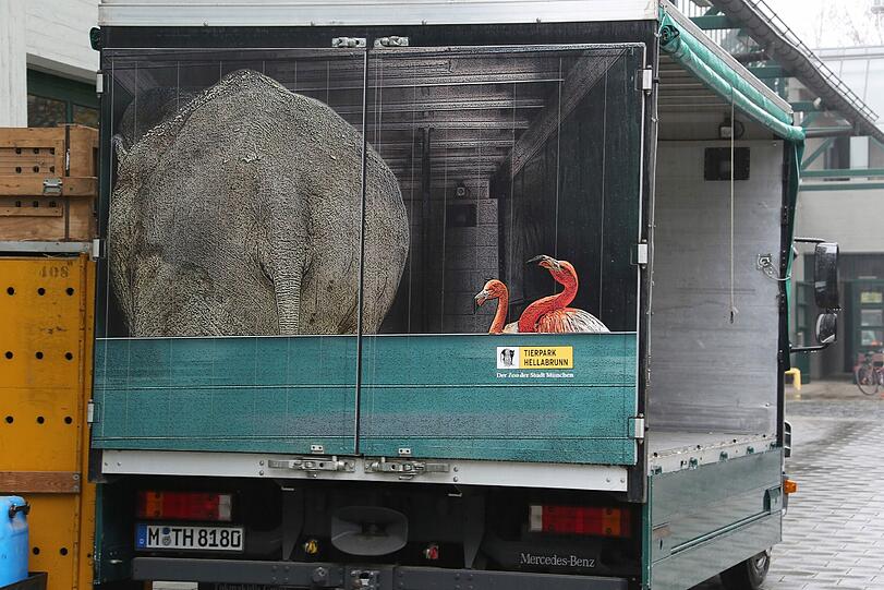 ...und eigene Lkw.