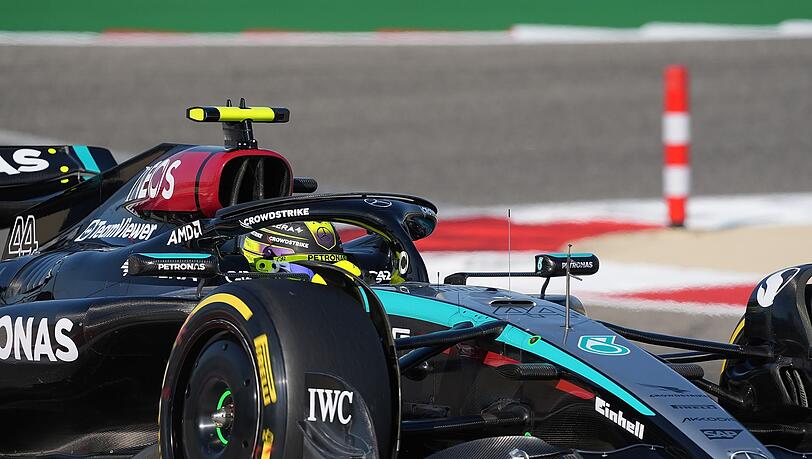 Drehte im zweiten Freien Training in Bahrain die schnellste Runde: Lewis Hamilton.