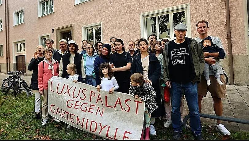 Anwohner der Mauerkircherstra&szlig;e 17 und 19 f&uuml;hlen sich wegen Profitgier schikaniert. Vera B. ist die zweite von links.