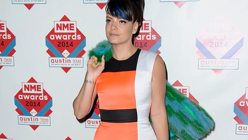 So bunt wie Lily Allen war sonst keiner bei den NME Awards 2014 So bunt wie Lily Allen war sonst keiner bei den NME Awards 2014