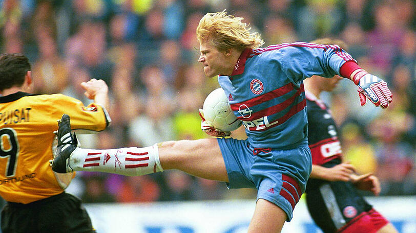 3. April 1999, Bundesliga. Kahns Kung-Fu-Tritt gegen Dortmunds Chapuisat.