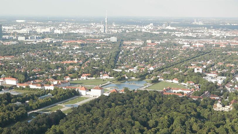 Das Schloss Nymphenburg mit Schlosskanal und Schlosspark Das Schloss Nymphenburg mit Schlosskanal und Schlosspark